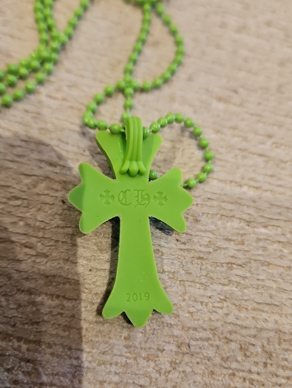 Chrome Heards Silicone Green Cross Necklace 30" - Picture 2 of 3